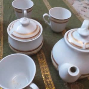 قوری و لیوان چهار عدد